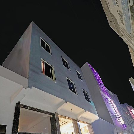 Townhouse Tark Inn Nova Deli Exterior foto