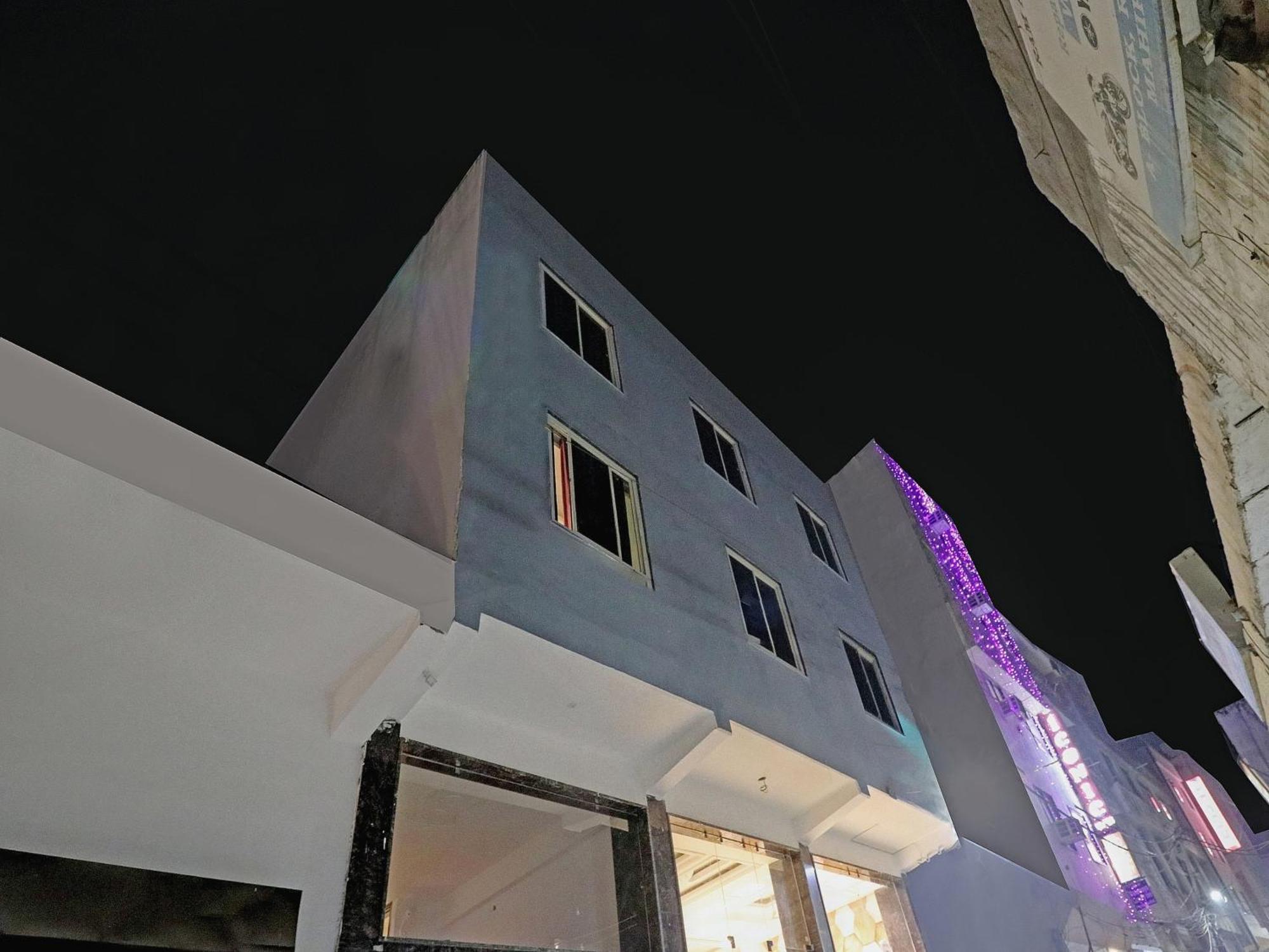 Townhouse Tark Inn Nova Deli Exterior foto